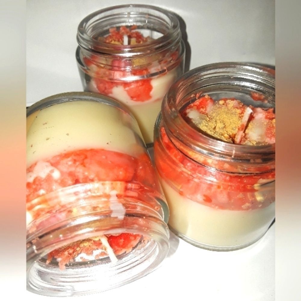 Hand Crafted Frozen Custard dessert candle - Picture 11 of 13